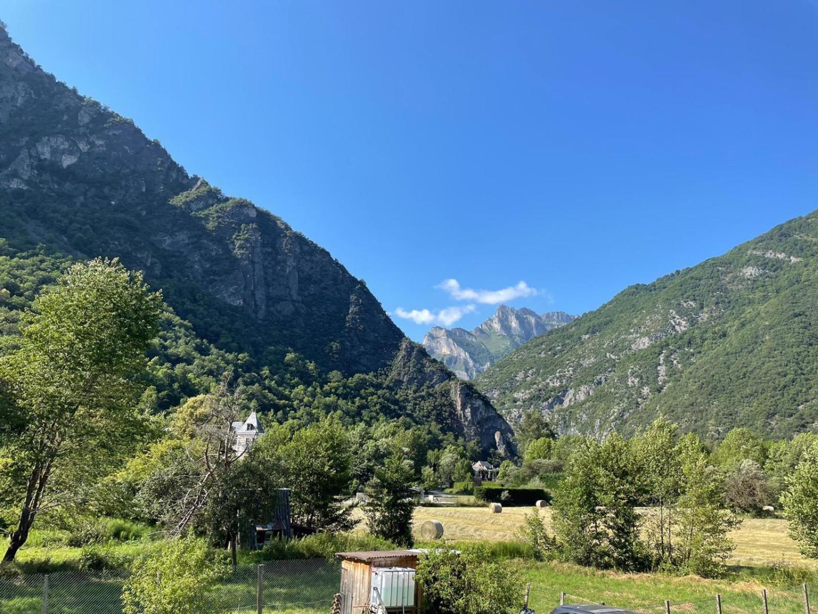 Mountain View 2 Bedroom Apartment Saint Beat Lez Eksteriør billede